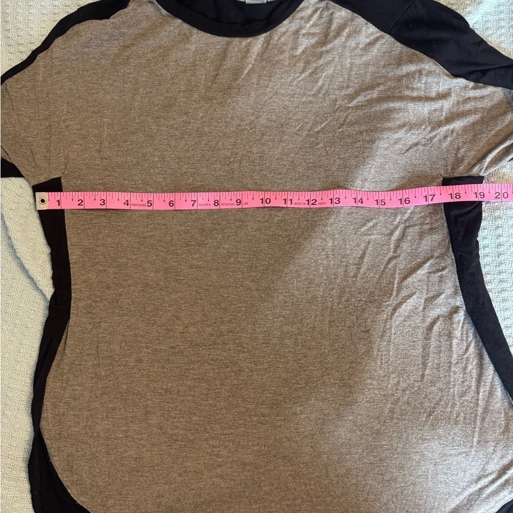 2/20 Twik Grey and Black T-Shirt - Women’s Small - Picture 6 of 8
